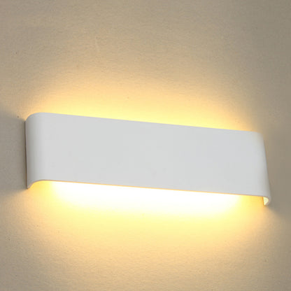 Modern Minimalist Wall Light: Sleek and Stylish